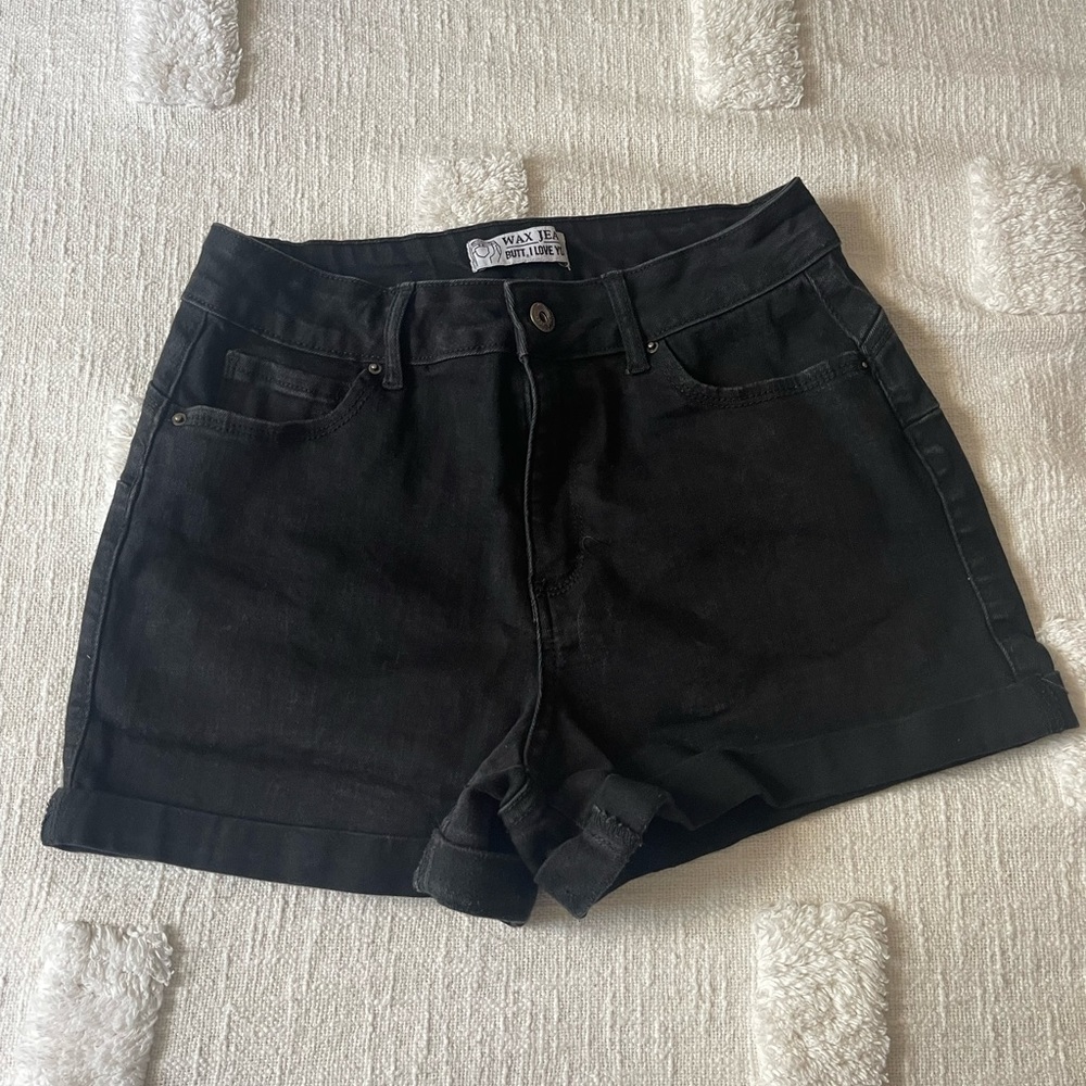 Black shorts🖤